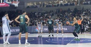 Pınar Karşıyaka, Türk Telekom'a kaybetti