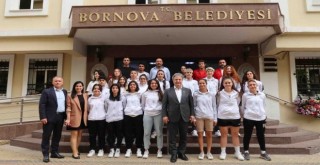 Başkan İduğ, şampiyonları ağırladı