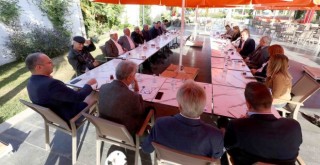 Narlıdere'de muhtarlarla ortak akıl toplantısı