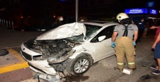 Karşıyaka'da kaza: 5 Yaralı