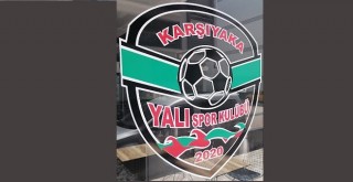 Karşıyaka Yalıspor futbolda Süper Amatör Lig'e yükseldi