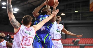 Tofaş'ı yenen Pınar Karşıyaka rekorunu kırdı