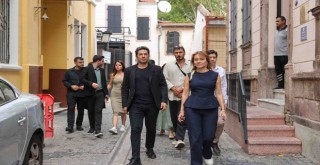 Başkan Mutlu, Mert Fırat ile Basmane'yi gezdi