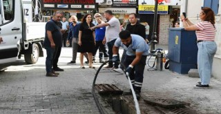 Başkan Ünsal Karşıyaka Çarşı'yı gezdi