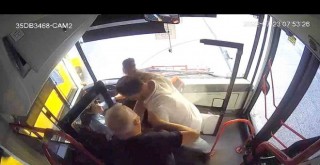 İzmir'de kadın şoföre saldırı