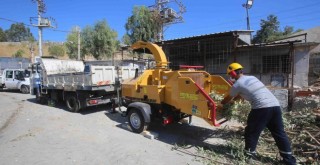 Karabağlar’a dal öğütme makinesi de kazandırıldı