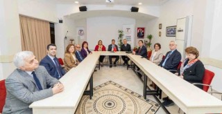 Başkan Tugay: Hekimlerimizin yanındayız