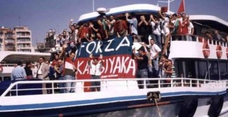 Karşıyaka taraftarı derbi içn tek yürek