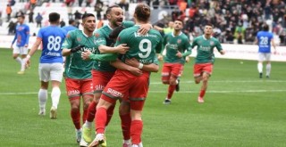 Karşıyaka zor da olsa kazanmasını bildi...