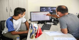 Bucalı gençlere üniversite yolunda tam destek