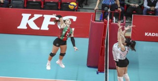 İnfo Yatırım Karşıyaka Sultanlar Ligi'ni kaçırdı