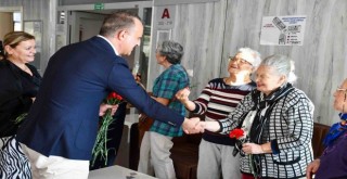 Zübeyde Hanım Huzurevi'nde yeni yıl kutlaması