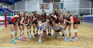 Karşıyaka Yıldız Voleybolcuları Türkiye Finallerine kaldı