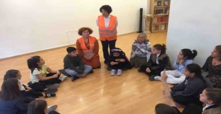 Karşıyaka'da çocuklara ''Doğanın Ritmi Farkındalık'' atölyesi