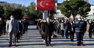 Bornova'da 100. yılda 100 çalışanla İstiklal Marşı