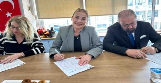 Karaosmanoğlu: Kadın adaylarımızla İzmir’de fark yaratıyoruz