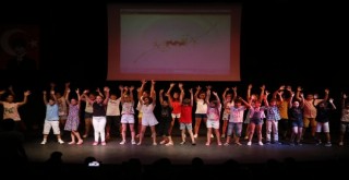 Konaklı çocuklardan gururlandıran tablo