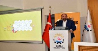 Başkan Gümrükçü’den belediye personeline 500 Gün Sunumu