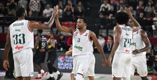 Pınar Karşıyaka'da 3 isim istatistik liderleri arasında...