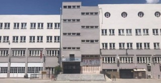 Selçuk Yaşar Alaybey Ortaokulu Yıkılıyor...