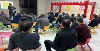 İzmirli babalar eğitimde