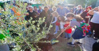 Tohumlar atadan bohça Karşıyaka'dan