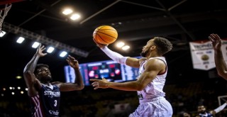 Pınar Karşıyaka liderliği Fransa'da bıraktı