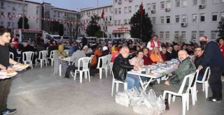 İftar verdi sonrasında kahve dağıttı