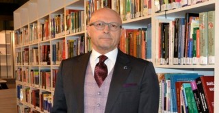 Karşıyaka’da “Ayın Konuğu” Erol Mütercimler