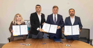 Başkan Tugay: Hep beraber İzmir’e hizmet etmenin onurunu yaşıyoruz