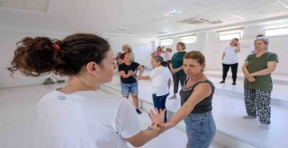 İzmir'de kadınların sesi var, yeri var, gücü var