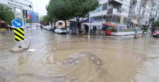 İzmir’de metrekareye 58,5 kilogram yağış