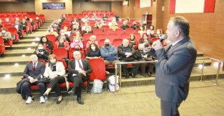 Arnavutluk'un kuruluşu tarihi Karşıyaka'da anlatıldı