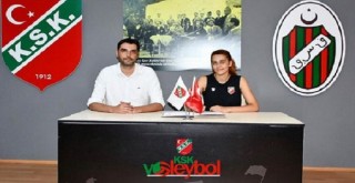 Nazlı Polat Karşıyaka'da...