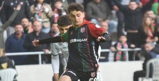 Karşıyaka ile Fenerbahçe Adem için anlaşamadı