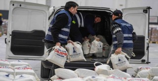 İzmir Büyükşehir'den 24 bin haneye kahvaltı paketi