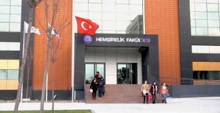 EÜ Hemşirelik Fakültesi'nden depremzede öğrencilere 12 ay burs desteği