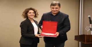 Başkan Tugay'a ödül