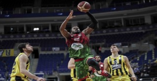 Hakemler istedi Pınar Karşıyaka 1-0 geriye düştü