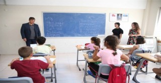 Başkan Tugay dünya gençleriyle buluştu