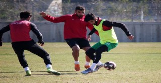 Karşıyaka, Kızılcabölükspor'u konuk ediyor