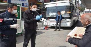 Zabıtanın uyardı, ''Yaşadık yaşayacağımız kadar'' diye yanıt verdi