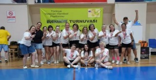 Karşıyaka Veteran Hentbol şampiyon