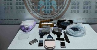 Karşıyaka'da kadına şiddet ihbarından uyuşturucu ve silah ele geçirildi