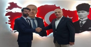 Zafer Partisi Karşıyaka İlçe Başkanı'na saldırı