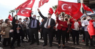 29 Ekim'i esnaf ve vatandaşlarla kutladılar...