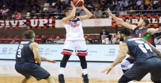 Pınar Karşıyaka'nın Antep keyfi...