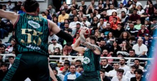 Pınar Karşıyaka'nın konuğu Anadolu Efes