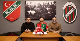 Kaf Kaf Cumali Turhan ile imzaladı