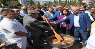 Karşıyaka’da aşure bereketi